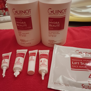 Produits du soin fermeté manuel Lift Summum de Guinot